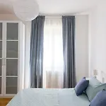 Paola's 4*